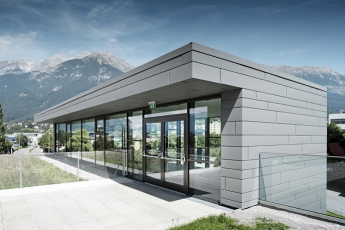 Přestavba vzdělávacího centra pro zdravotníky v Innsbrucku se systémem PREFA Sidings