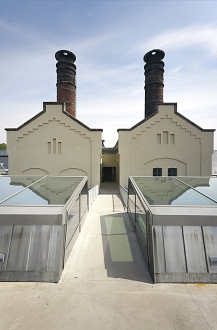 V novém vzdušném komplexu vyrostlo nejen klasické nákupní centrum