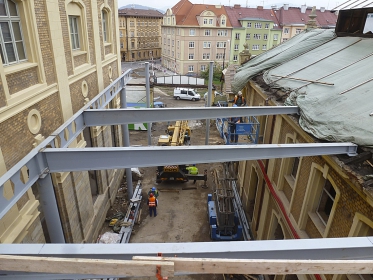 Dodavatelem stavby byla firma BAK Trutnov