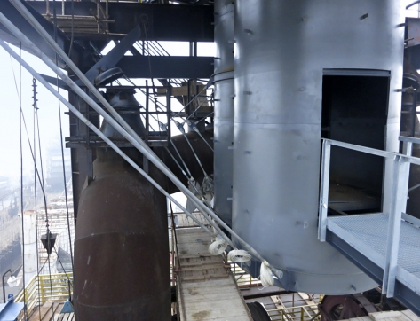 Obr. 5: Zavěšení dolní části vnitřního tubusu