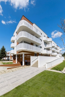 Zo 44 bytových jednotiek bolo v čase slávnostnej inaugurácie budovy predaných 75 percent