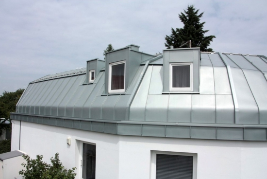 Rodinný dům – rekonstrukce, Říčany u Prahy; realizační firma/klempířské práce: Pavel Topinka – KLEMPO, Jimramov-Odranec