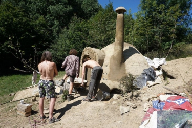 Škola přírodního stavitelsví působí v Bílých Karpatech od roku 2011