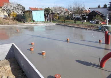 Podkladová neboli úložná deska slouží pro položení hydroizolační vrstvy