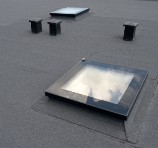 Okna FAKRO typu F do plochých střech