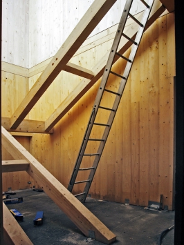 Prípoj schodníc na podestový nosník vnútorného schodiska