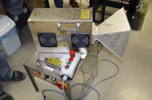 Obr. 4: Mikrovlnné zařízení pro sterilizaci dřeva (firmy Thermo Sanace) [6]