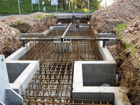 Obr. 4: Dokončené armování základů