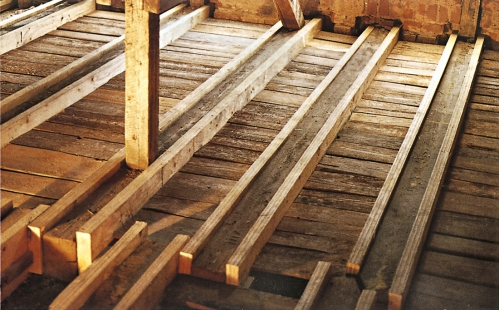 Obr. 5: Zesílení stropních nosníků bočními příložkami z Kerto-S