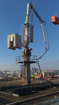Betonářské věže se používají na velkých stavbách