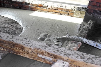 U kleneb POROFLOW řeší požadavek na svrchní vyrovnání oblouků, zároveň minimalizuje zatížení klenby