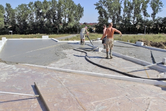 POROFLOW pro spádování plochých střech, obvykle pro spády do 3 %