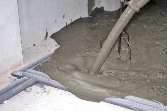 Rozvody vytápění skryté v podlaze