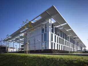 Laserové centrum ELI v Dolních Břežanech