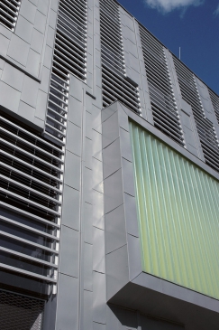 Fasáda z copilitu u superpočítače