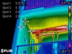 Obr. 2: Detail lodžie před zateplením 