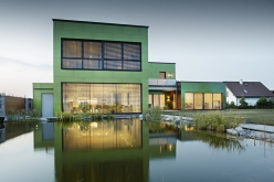 Chameleonská fasáda na domě v rakouské obci Retzbach