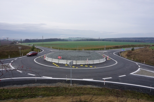Okružní křižovatka Letkov II/180