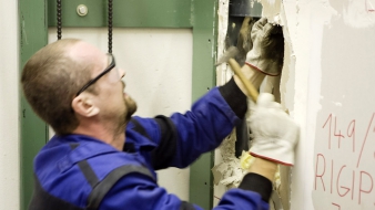 Obr. 8: Zkouška odolnosti proti násilnému vniknutí