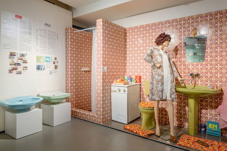 Retro obklady RAKO vyrobili pro tuto výstavu v závodě Horní Bříza