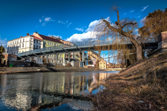 Stavba mostu vyžadovala nejenom technickou vynalézavost, ale vzhledem k místu i architektonickou zdrženlivost