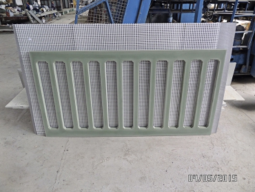 Obr. 5: Vylehčený panel požadovaného odstínu po odbednění, s výztužnou sítí