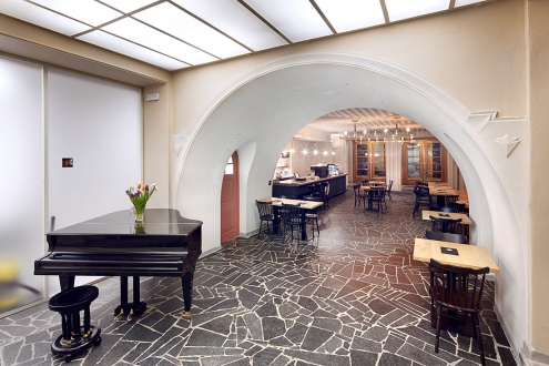 Průhled celým interiérem