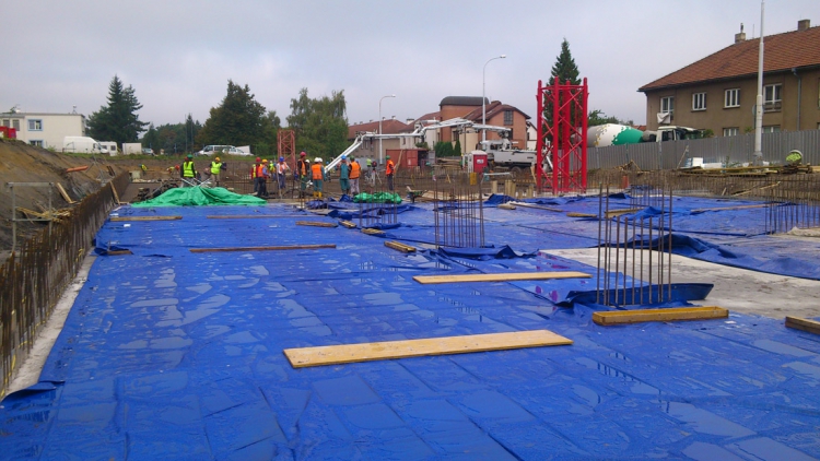 Vysoušení betonu lze snadno bránit zakrytím fólií