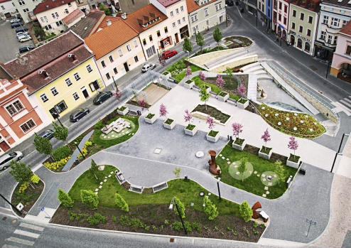 Parkovací dům by pod touto plochou hledal málokdo