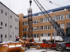 Jeden z nejvýhodnějších způsobů pokládky je „spirála“. Potrubí se namotává po vnitřním obvodu armokoše v jednotném stoupání. Na konci armokoše se potrubí střihne a přes elektrokoleno se vrací směrem k hlavě piloty. Výhodou tohoto způsobu je odebírání tepla z větší plochy, doba instalace, funkčnost a cena. Jedinou nevýhodou je, že tento způsob musí být použit pro větší dimenze pilot.