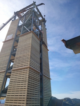 Rozhledna Jakobskreuz (Jakubův kříž) je opláštěna sádrovláknitými deskami fermacell 