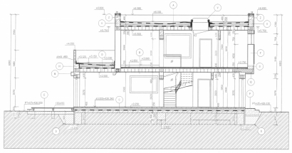 Obr. 1e: Lenka Grabmüllerová z VOŠ a SPŠ Volyně – projekt funkčního rodinného domu. Při vypracování studie a následně projektové dokumentace vycházela z domu navrženého Ing. arch. Korčákem, který si vybrala z katalogu při zadání práce.