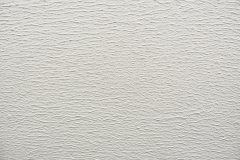 Pastovité omítky CEMROLL se nanášejí pomocí malířského válečku. Výška plyše ovlivní strukturu povrchu.