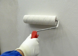 Omítka CEMROLL se zpravidla nanáší ve dvou tenkých vrstvách. Práce jde rychle od ruky.