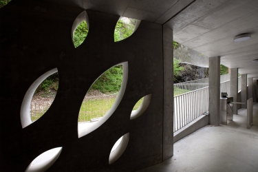 Vstupní budova areálu Punkevních jeskyní 