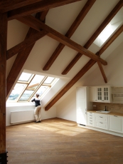 Obr. 10: Střešní prosklení Solara HISTORIK doplněné o Solara KLASIK vysoko ve štítu střechy zajistí dokonalé prosvětlení