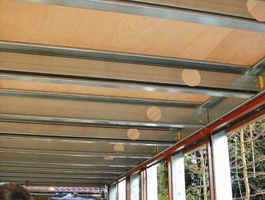 Obr. 4: Witteween architect – Casco facade – demontovatelné spoje umožňují opětovné použití celých prvků nosné konstrukce (zdroj www.architectenweb.nl)