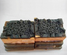 Obr. 1: Způsoby porušení lepeného spoje, kohezní porušení (dub) [1]