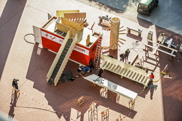 Obr. 1: Montáž schodišť