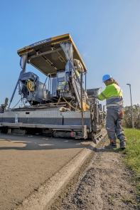 Obr. 8: Vozovky z válcovaného betonu mohou být obvykle zatíženy již druhý den po realizaci. 