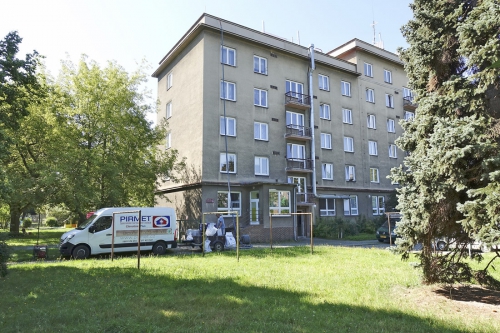 Tepelnou izolaci z celulózy tvoří jemná vlákna vyrobená z tříděného novinového papíru. Vláknitá izolace funguje na principu mikroprostorů vyplněných vzduchem, který je uzavřený mezi vlákny. Výhodou tohoto typu izolace je pak vysoká měrná tepelná kapacita, to znamená Cd = 1919 až 2142 J/kg.K, takže výborně funguje v létě i zimě s dostatečnou tepelnou setrvačností. Má také vysokou požární odolnost (třída reakce na oheň je u Climatizeru Plus C-s1, d0).