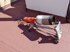 Zafoukání celulózové izolace Climatizer Plus do dutiny dvouplášťové střechy