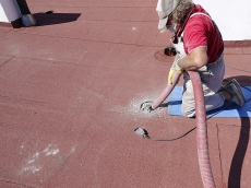 Zafoukání celulózové izolace Climatizer Plus do dutiny dvouplášťové střechy