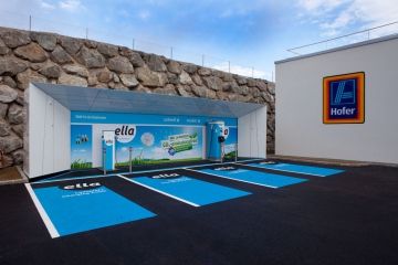 Rakouský řetězec supermarketů Hofer KG funguje v CO2 neutrálním prostředí