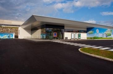 Rakouský řetězec supermarketů Hofer KG funguje v CO2 neutrálním prostředí