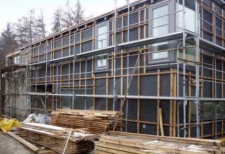 DELTA FASSADE a fasáda s otevřenými spárami, jejichž plocha nepřesahuje 20 % celkové plochy fasády (nedaleko Valašského Meziříčí)