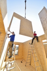 Obr. 2: Montáž prefabrikovaných prvků