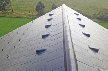 Střecha se skládanou krytinou je u Čechů ve velké oblibě