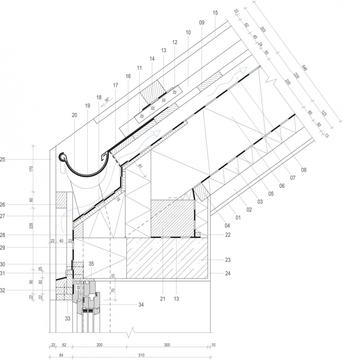 Detail u okapního žlabu