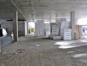 Správné skladování nasákavých materiálů v suchu 